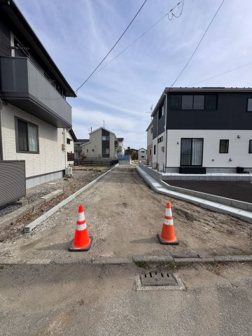 【売地】　いわき市泉町滝尻字中ノ坪の前面道路含む現地写真