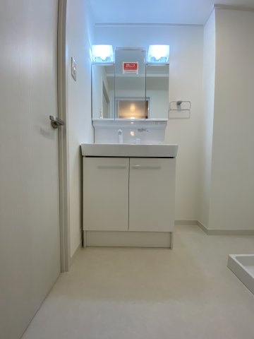 朝日プラザ深江北町の独立洗面台