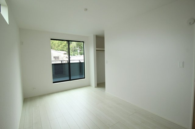 高見町　2号棟　新築戸建　【内覧可能】（全2棟）の洋室|2F　南東の部屋　7.5帖