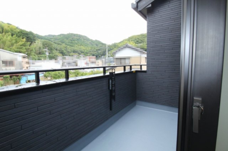 高見町　2号棟　新築戸建　太陽光発電システム【内覧可能】（全2棟）のバルコニー|2F　南東の部屋　7.5帖