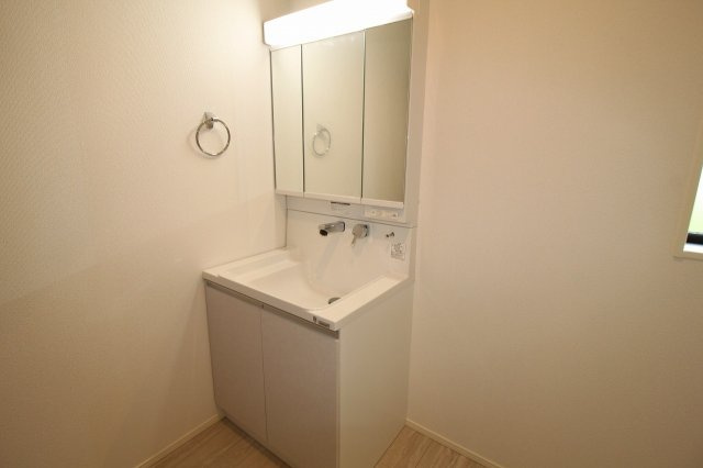 高見町　2号棟　新築戸建　【内覧可能】（全2棟）の独立洗面台