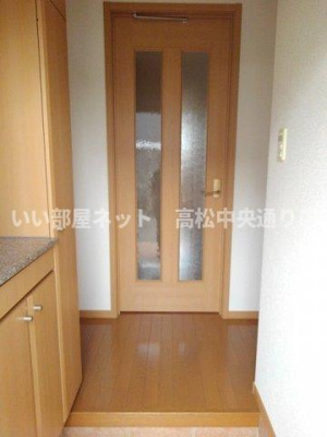 【玄関】 | ロイヤルガーデンハイツＡ