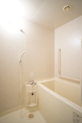 イリップス船堀の浴室|※512号室の写真となります