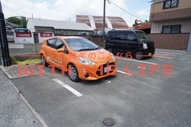  ソレイユⅡ【キャッシュバック対象物件】の駐車場|駐車場に車を止められます