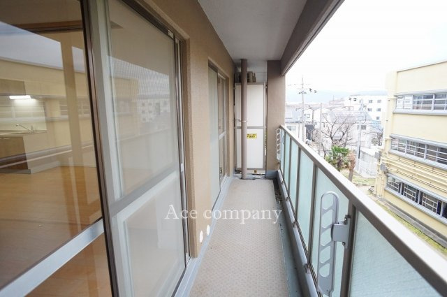 【バルコニー】 | 朝日プラザ小阪A棟 | 南向きのバルコニーです☆