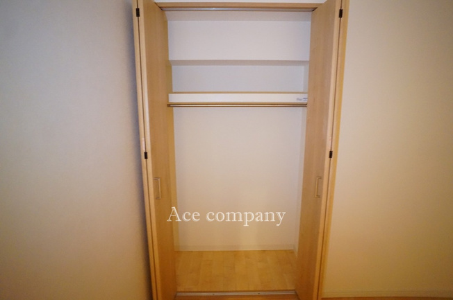 【収納】 | 朝日プラザ小阪A棟 | 【中央：洋室5帖】のクローゼットです♪