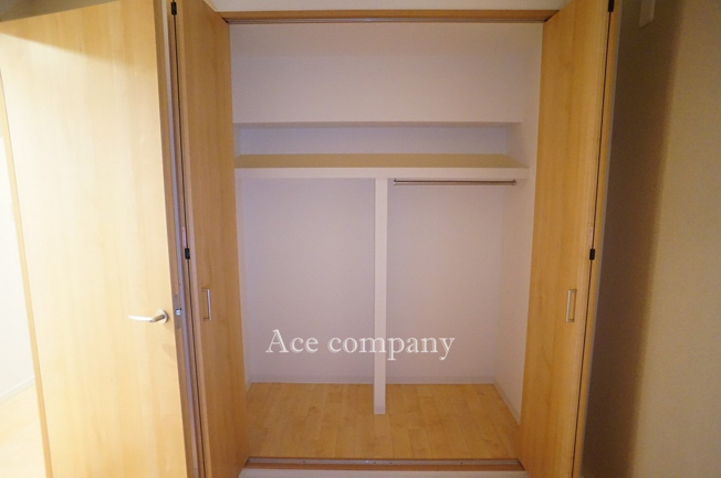 【収納】 | 朝日プラザ小阪A棟 | 【北側：洋室5帖】の収納です♪