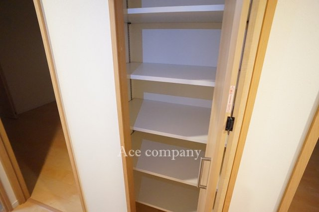 【収納】 | 朝日プラザ小阪A棟 | 廊下にある収納です♪