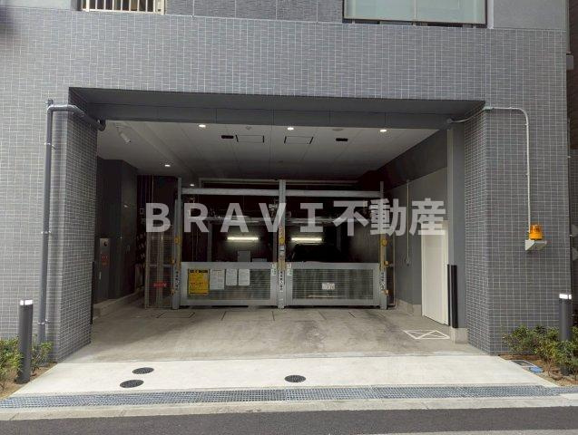 ノルデンタワー南森町アドバンス BRAVI不動産の駐車場