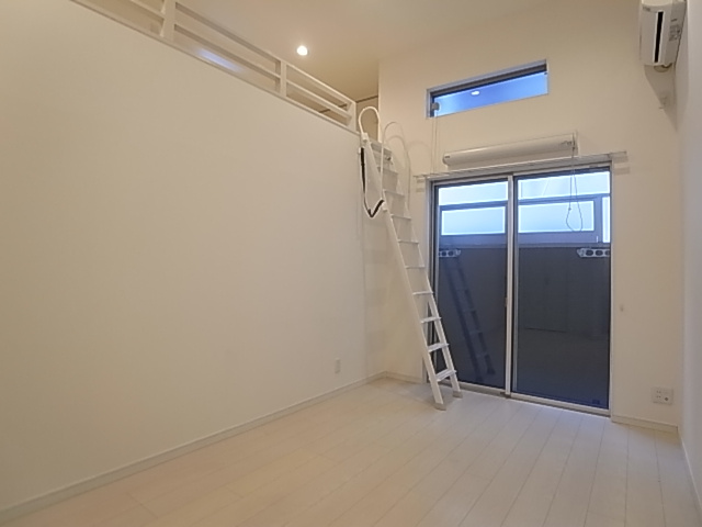 神戸市兵庫区東出町３丁目のアパート