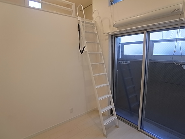 神戸市兵庫区東出町３丁目のアパート