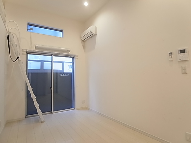 神戸市兵庫区東出町３丁目のアパートの居間・リビング|室内