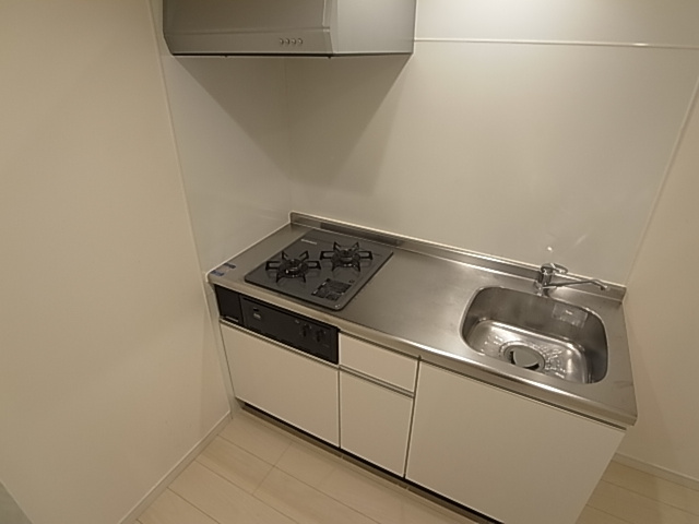 神戸市兵庫区東出町３丁目のアパートのキッチン|システムキッチン（ガス２口）