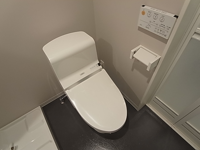神戸市兵庫区東出町３丁目のアパートのトイレ|ウォッシュレット付トイレ