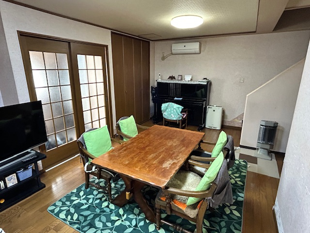 倉石通４丁目中古戸建の居間・リビング|LDK