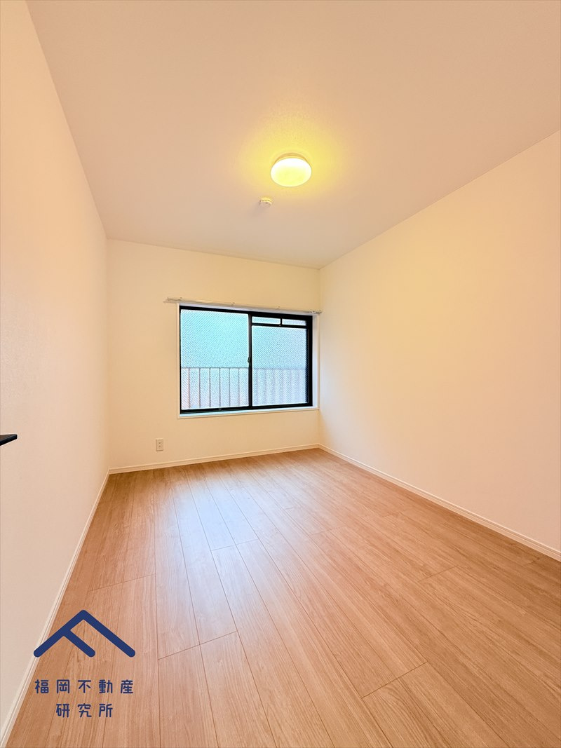 ロイヤルマンション小笹の洋室