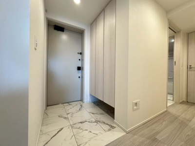 【玄関】 | Brillia Tower箕面船場 TOP OF THE HILL