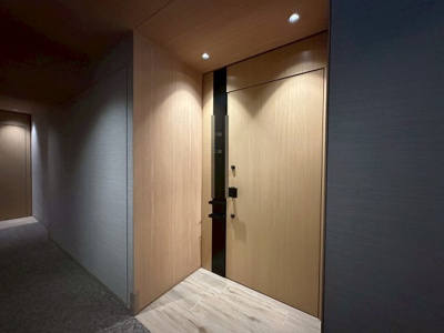 【玄関】 | Brillia Tower箕面船場 TOP OF THE HILL