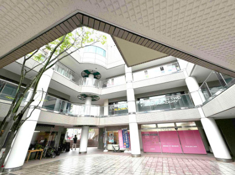 ナポリオスカービルの内装|建物の内部です☆