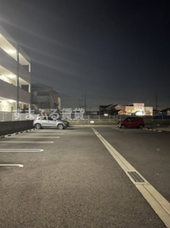 【駐車場】
