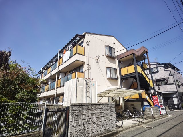 楽友コーポ１号館の外観