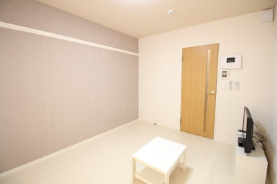 【居間・リビング】 | クレイノ聡 | クロス変更がアクセントになっています♪