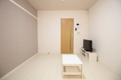 【居間・リビング】 | クレイノ聡 | テレビ・テレビ台・テーブルは標準装備です♪