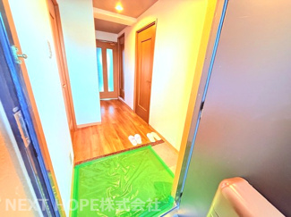 【玄関】 | グローバル伊丹昆陽里 | 
玄関です♪スッキリとした印象です！室内は令和７ねん３月リフォーム済み！！素敵な室内をぜひ現地でご確認ください！！お気軽にネクストホープ不動産販売までお問い合わせを！！
