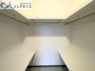 【収納】 | ファミール西神戸 | 収納力のあるウォークインクローゼットがあります♪