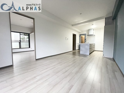 【居間・リビング】 | ファミール西神戸 | リビングが南東向きの為、毎日明るく過ごせます♪