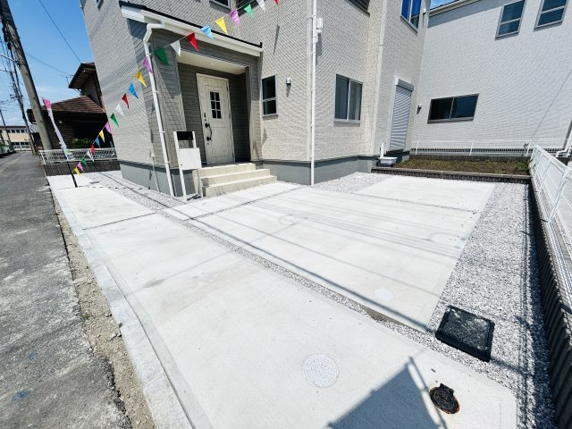 【駐車場】 | 新築　伊勢崎市長沼町第4　Livele Garden.S　5号棟 | 現地写真　駐車スペースは2台分可能です！
