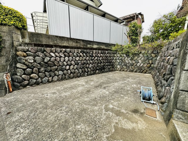 秦野市今泉　中古戸建の駐車場