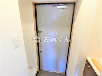 【玄関】 | ラ・フォンテ神戸長田 | シューズボックス付き玄関(写真は別のお部屋になります)