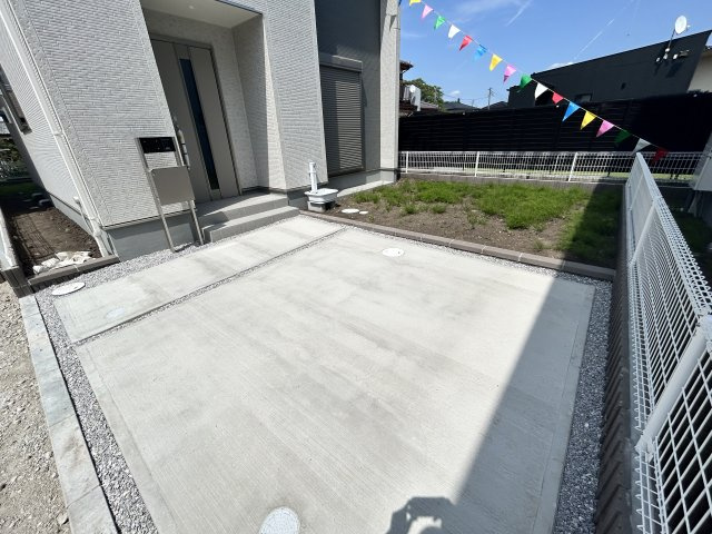 新築　伊勢崎市長沼町第4　Livele Garden.S　6号棟の駐車場|現地写真　駐車スペースは3台分可能です！
