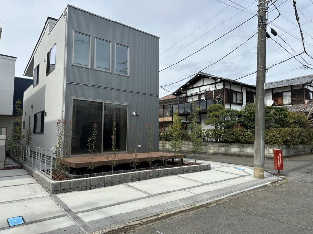 デザイナーズ住宅♪鵠沼松が岡５丁目　の前面道路含む現地写真
