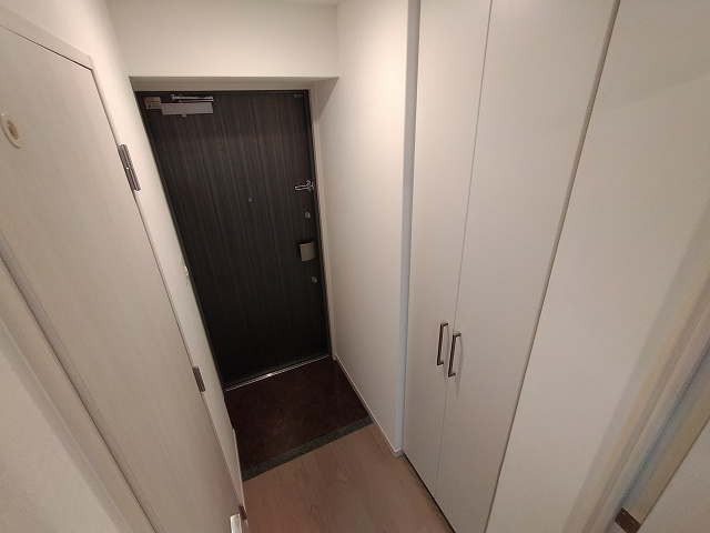 神戸市兵庫区永沢町４丁目の賃貸マンションの玄関