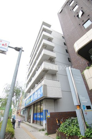 ユーステム浦安の外観