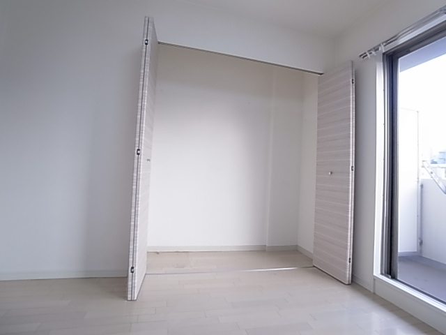 神戸市兵庫区西橘通２丁目の賃貸マンションの収納|クローゼット