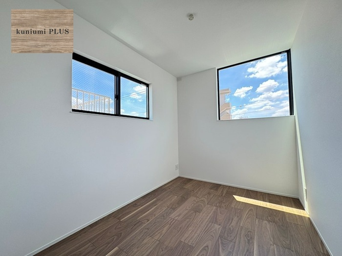 大阪市城東区鴫野西5丁目の洋室