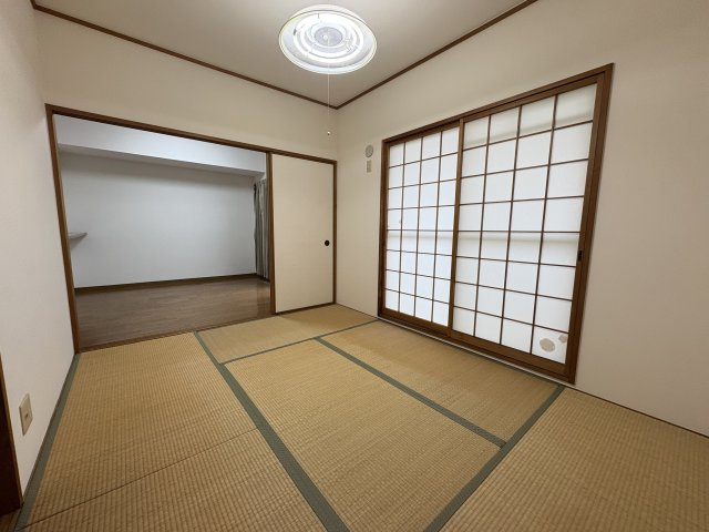 プレステージ南大久保の和室