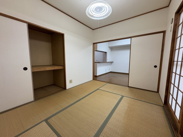 プレステージ南大久保の和室