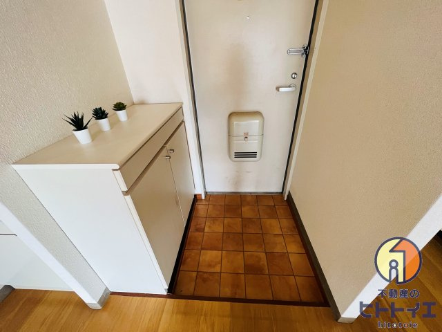 エグゼサカエの玄関|収納もある玄関です