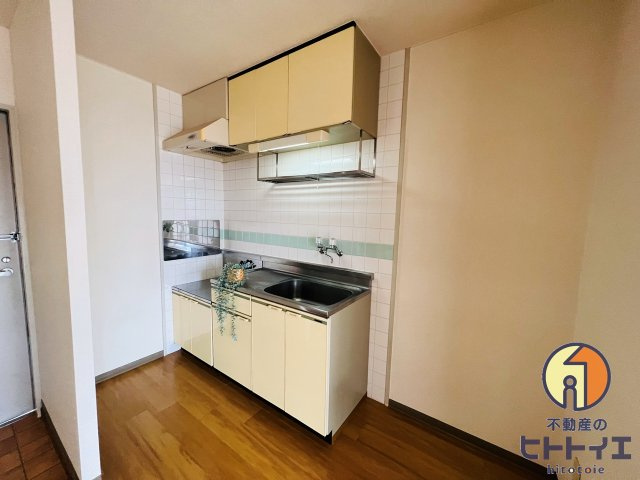 エグゼサカエのキッチン|コンパクトなキッチンで掃除もラクラク