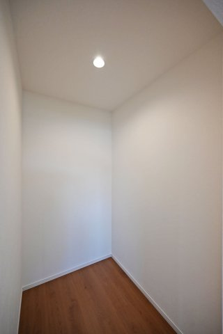 テラシエ水明台2丁目新築一戸建て│5LDK+駐車並列2台可の洋室|-洋室6帖(2F)-