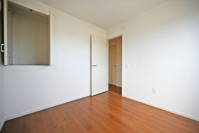 テラシエ水明台2丁目新築一戸建て│5LDK+駐車並列2台可|-洋室4.5帖(2F)-