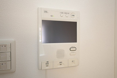 【セキュリティ】 | パークアクシス大阪新町 | モニター付きインターホンです