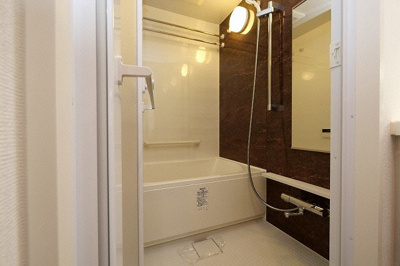 【浴室】 | パークアクシス大阪新町 | 落ち着いた空間のお風呂です