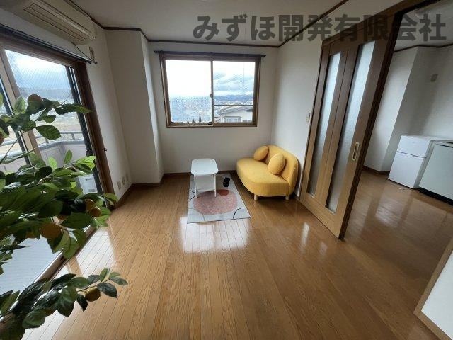 寒河江市大字西根字石川下2076(パステル）の洋室