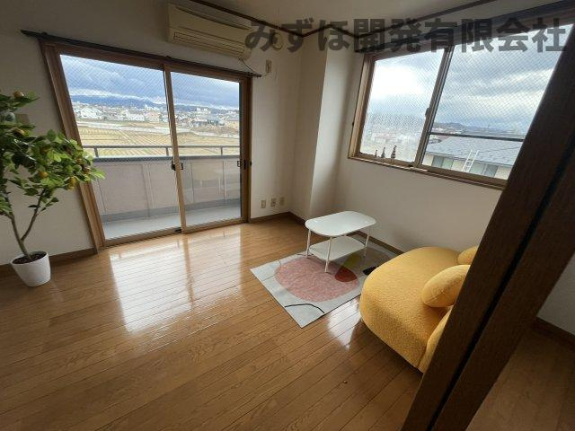 寒河江市大字西根字石川下2076(パステル）の洋室