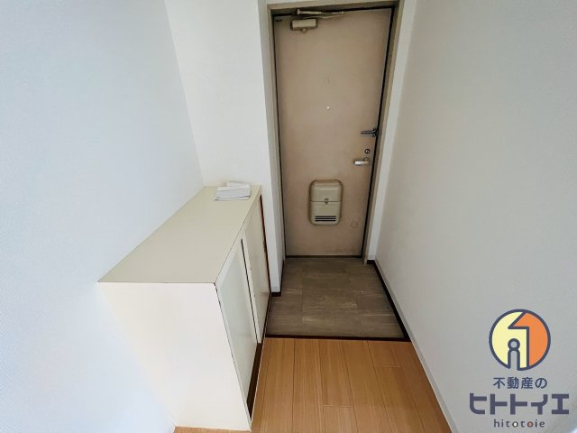 エグゼサカエの玄関|収納もある玄関です